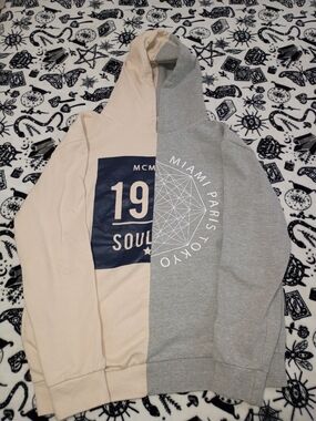 Soul Star 1976 Athletic Apparel Two-Tone Beige and Gray Graphic Hoodie